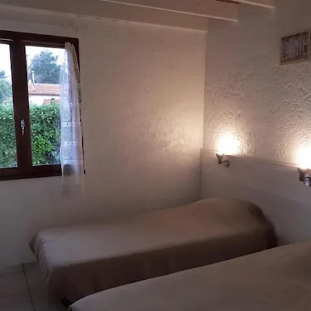 Chez Claire A Maubuisson- Location Saisonniere