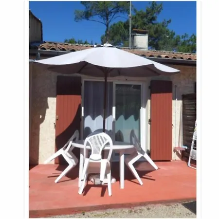 Chez Claire A Maubuisson- Location Saisonniere Apartment