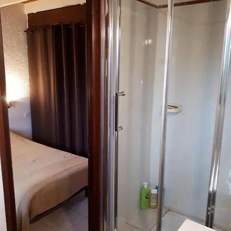 Apartment Chez Claire A Maubuisson- Location Saisonniere Carcans